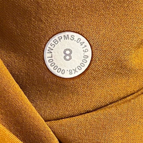 Lululemon On the Fly 7/8 Pant *Woven - Picture 2 of 6